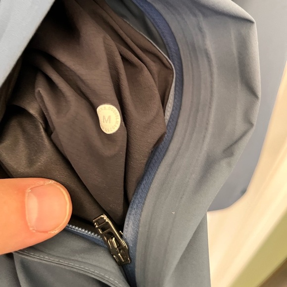 Mens Lululemon Outpour Shell Rain Jacket Medium - Picture 6 of 13